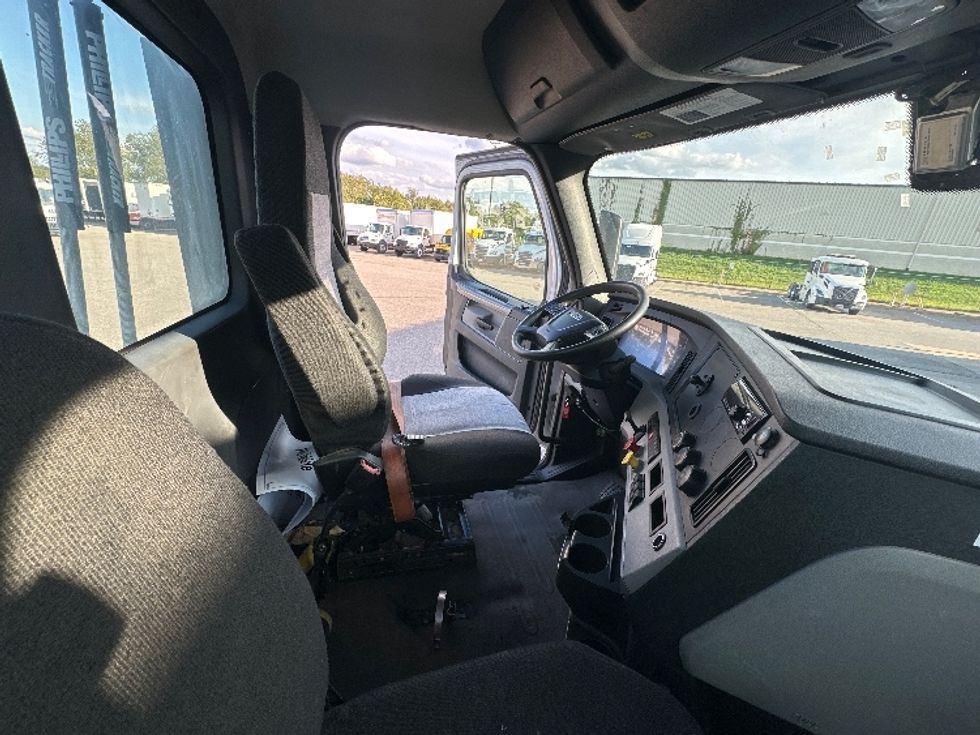 Day Cab Tractor-Heavy Duty Tractors-Freightliner-2019-T12664ST-South Bend-IN-291,752\n\t\tmiles-$ 50,750 - Image 15