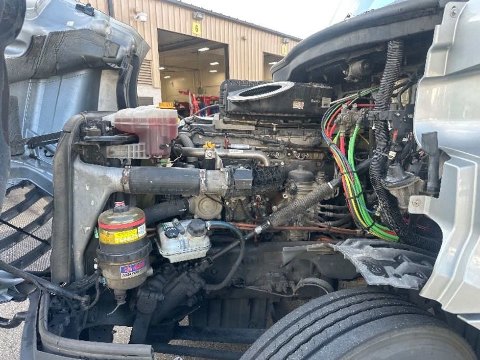Day Cab Tractor-Heavy Duty Tractors-Freightliner-2019-T12664ST-South Bend-IN-291,752\n\t\tmiles-$ 50,750 - Image 16