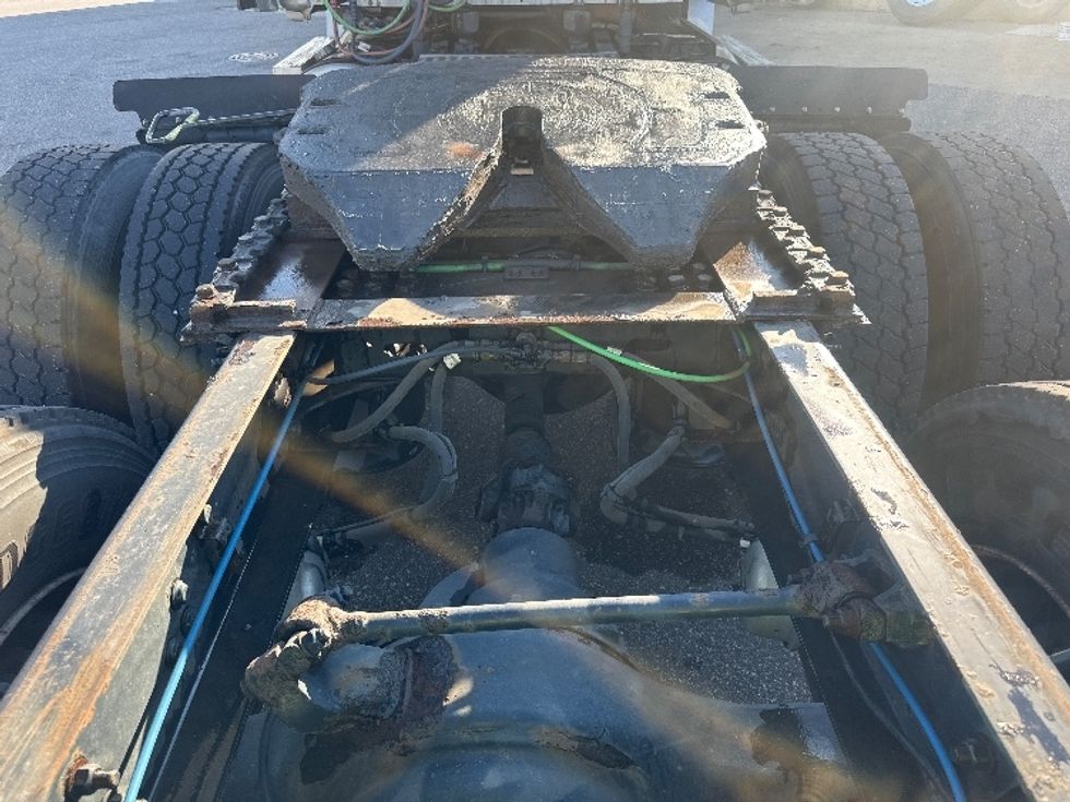 Day Cab Tractor-Heavy Duty Tractors-Freightliner-2019-T12664ST-South Bend-IN-291,752\n\t\tmiles-$ 50,750 - Image 6