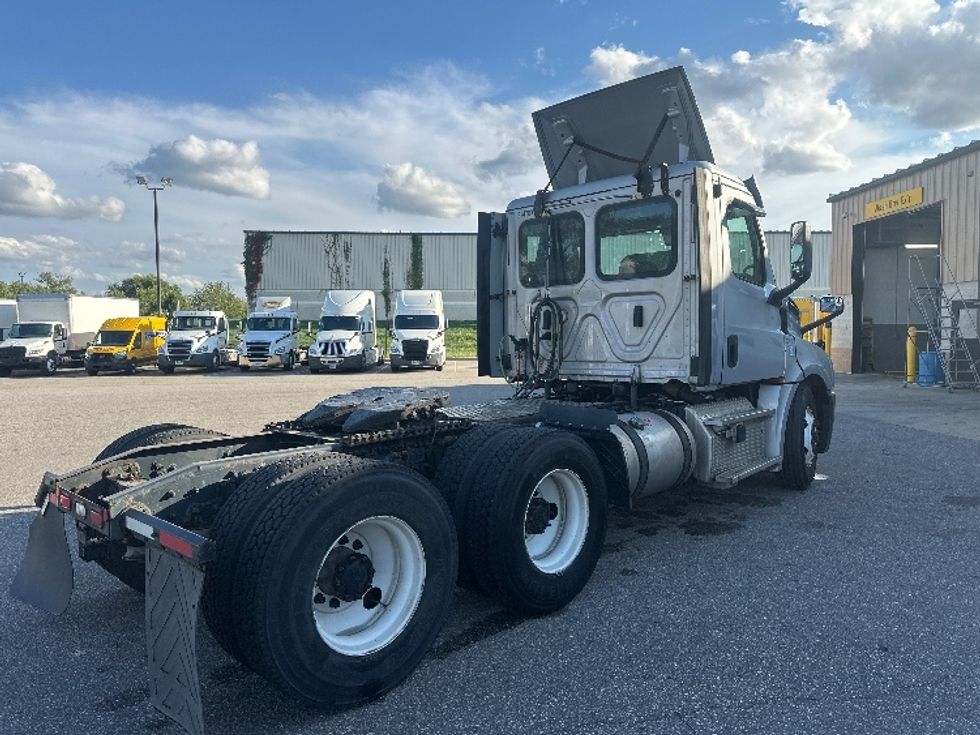 Day Cab Tractor-Heavy Duty Tractors-Freightliner-2019-T12664ST-South Bend-IN-291,752\n\t\tmiles-$ 50,750 - Image 7