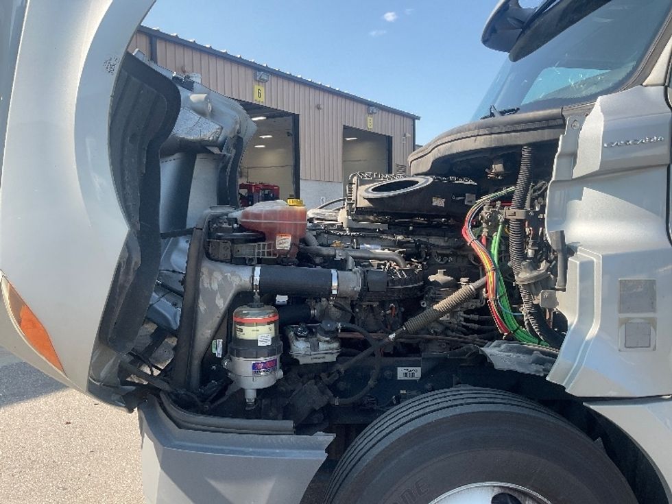 Day Cab Tractor-Heavy Duty Tractors-Freightliner-2019-T12664ST-South Bend-IN-331,968\n\t\tmiles-$ 48,500 - Image 16