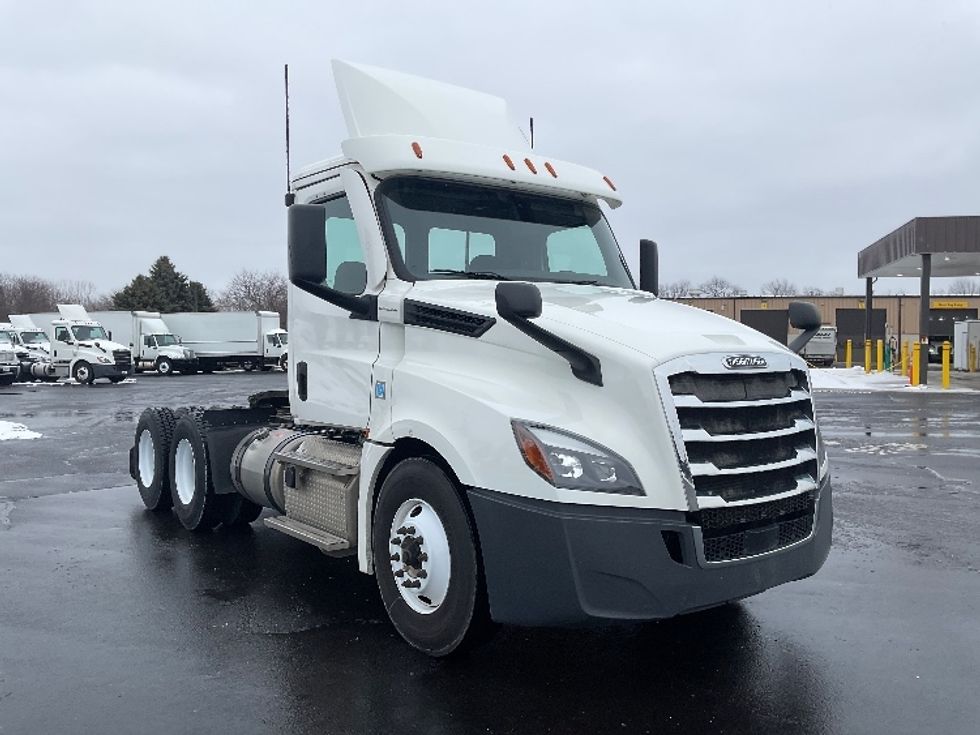 Day Cab Tractor-Heavy Duty Tractors-Freightliner-2019-T12664ST-South Bend-IN-405,418\n\t\tmiles-$ 42,750 - Image 1