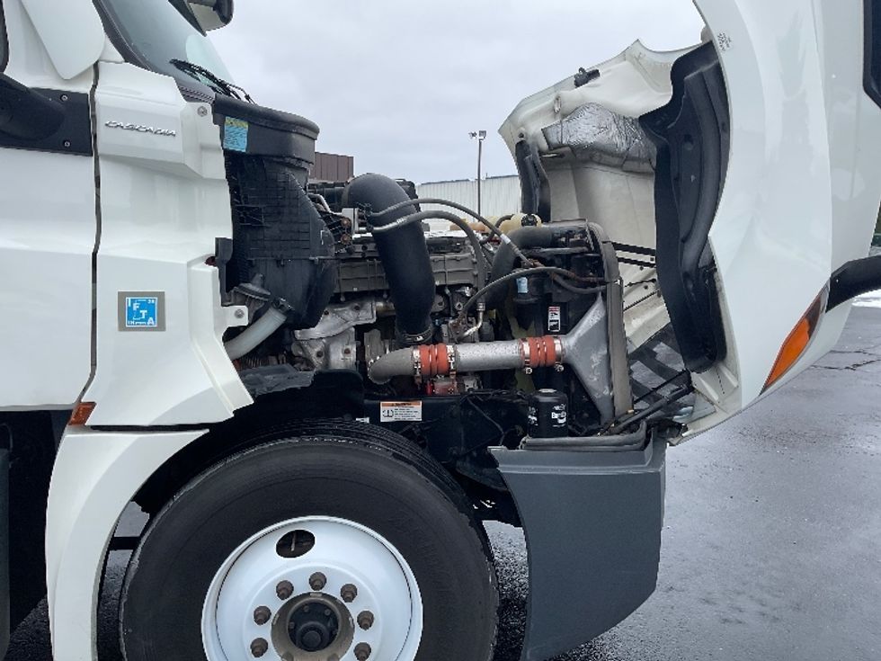 Day Cab Tractor-Heavy Duty Tractors-Freightliner-2019-T12664ST-South Bend-IN-405,418\n\t\tmiles-$ 42,750 - Image 15