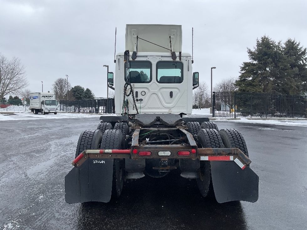 Day Cab Tractor-Heavy Duty Tractors-Freightliner-2019-T12664ST-South Bend-IN-405,418\n\t\tmiles-$ 42,750 - Image 6