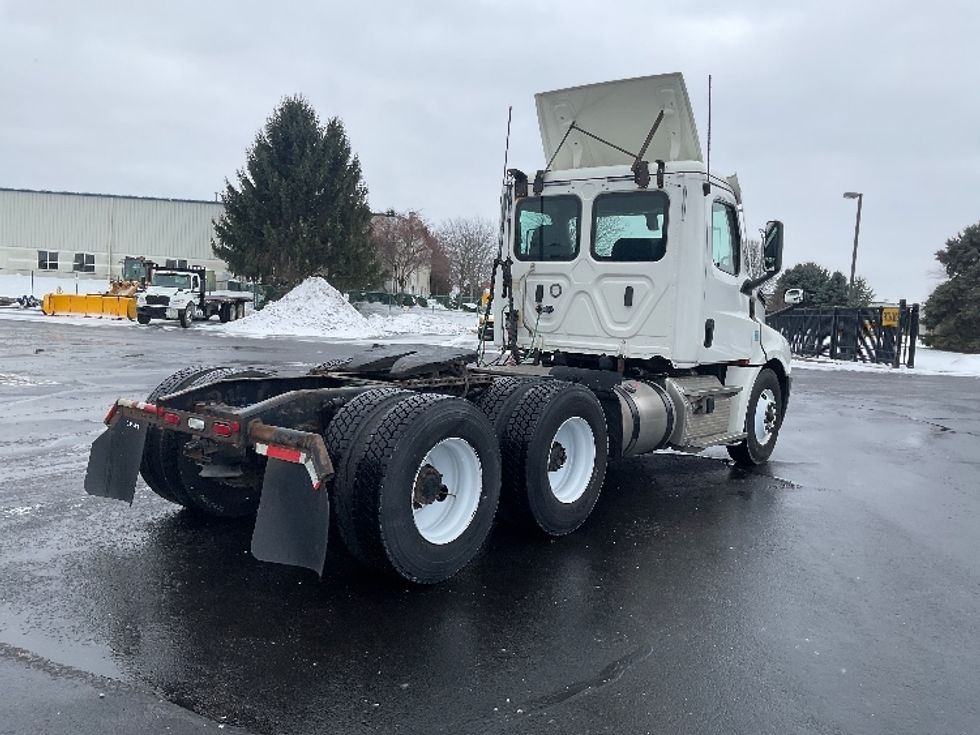 Day Cab Tractor-Heavy Duty Tractors-Freightliner-2019-T12664ST-South Bend-IN-405,418\n\t\tmiles-$ 42,750 - Image 7