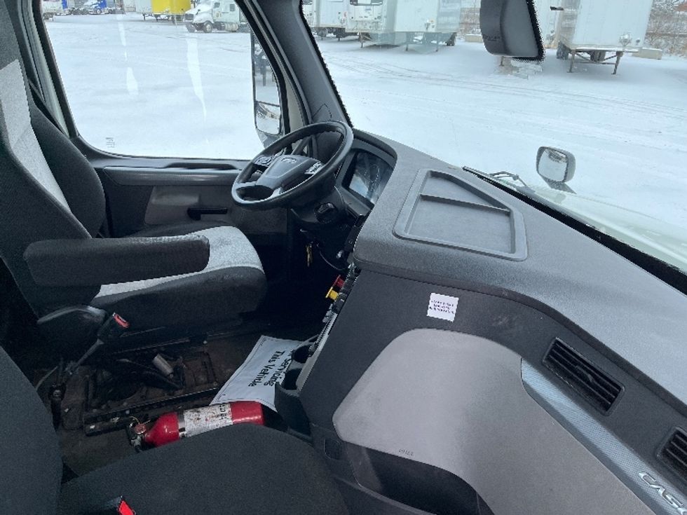 Day Cab Tractor-Heavy Duty Tractors-Freightliner-2019-T12664ST-South Bend-IN-425,008\n\t\tmiles-$ 40,250 - Image 14