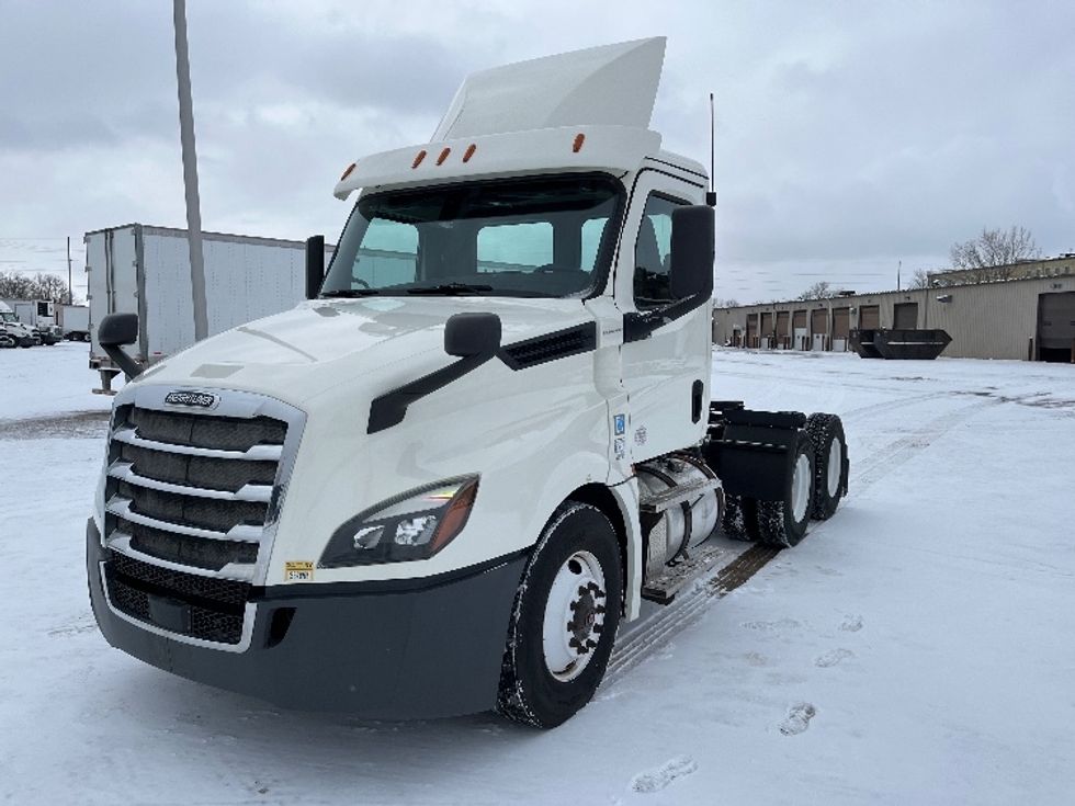Day Cab Tractor-Heavy Duty Tractors-Freightliner-2019-T12664ST-South Bend-IN-425,008\n\t\tmiles-$ 40,250 - Image 3