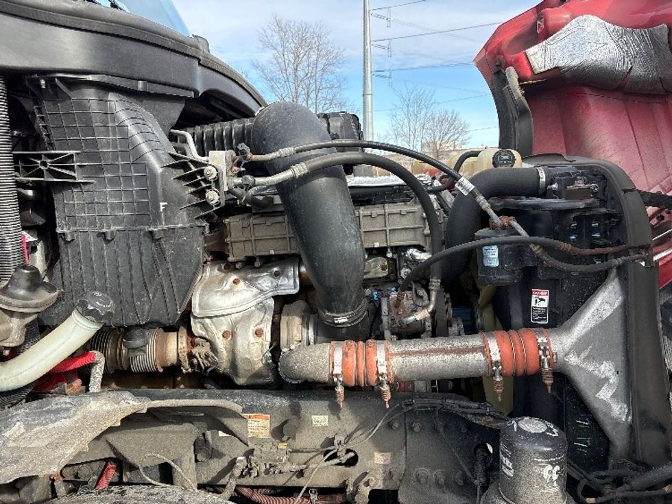 Day Cab Tractor-Heavy Duty Tractors-Freightliner-2019-T12664ST-South Plainfield-NJ-284,833\n\t\tmiles-$ 49,000 - Image 15