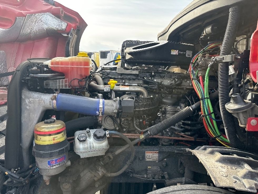 Day Cab Tractor-Heavy Duty Tractors-Freightliner-2019-T12664ST-South Plainfield-NJ-284,833\n\t\tmiles-$ 49,000 - Image 16