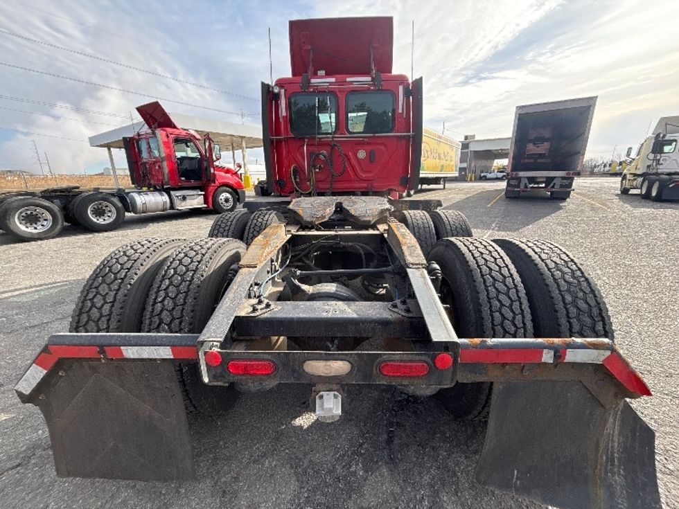 Day Cab Tractor-Heavy Duty Tractors-Freightliner-2019-T12664ST-South Plainfield-NJ-284,833\n\t\tmiles-$ 49,000 - Image 6