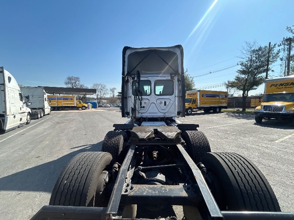 Day Cab Tractor-Heavy Duty Tractors-Freightliner-2019-T12664ST-South Plainfield-NJ-411,891\n\t\tmiles-$ 45,750 - Image 6