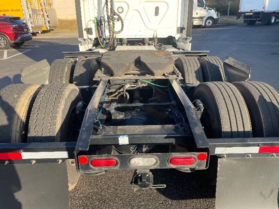 Day Cab Tractor-Heavy Duty Tractors-Freightliner-2019-T12664ST-Spartanburg-SC-455,300\n\t\tmiles-$ 50,750 - Image 6