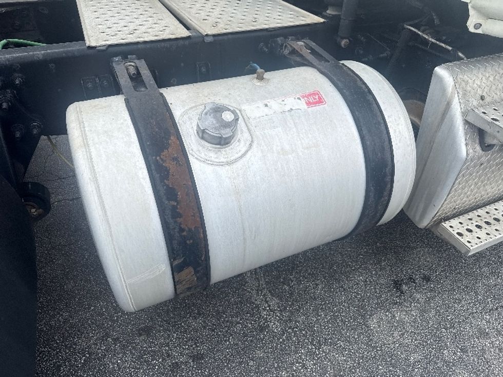 Day Cab Tractor-Heavy Duty Tractors-Freightliner-2019-T12664ST-Spartanburg-SC-555,996\n\t\tmiles-$ 36,500 - Image 19