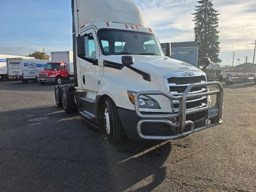 Day Cab Tractor-Heavy Duty Tractors-Freightliner-2019-T12664ST-Spokane Valley-WA-571,197\n\t\tmiles-$ 32,750 - Image 1