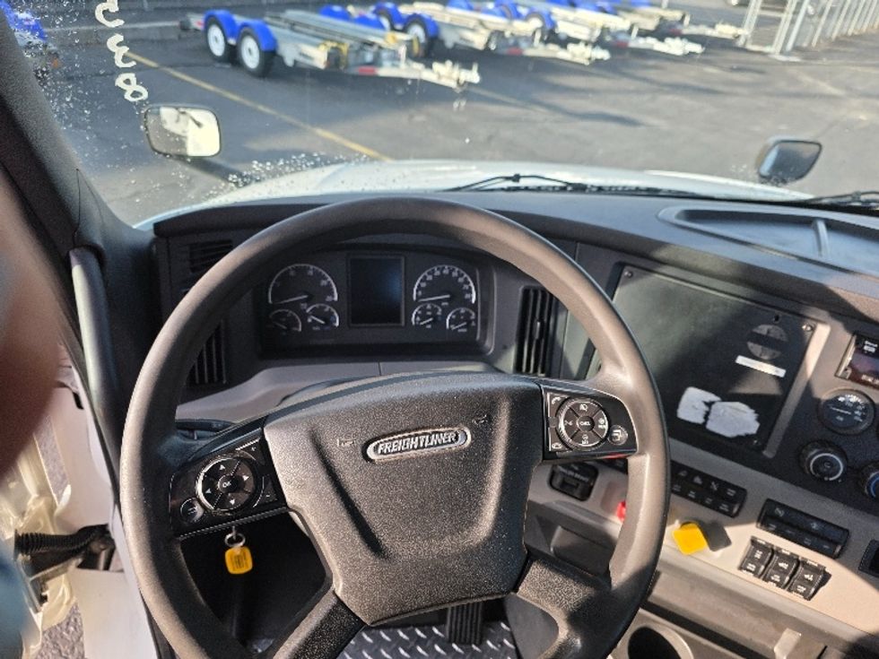 Day Cab Tractor-Heavy Duty Tractors-Freightliner-2019-T12664ST-Spokane Valley-WA-571,197\n\t\tmiles-$ 32,750 - Image 11