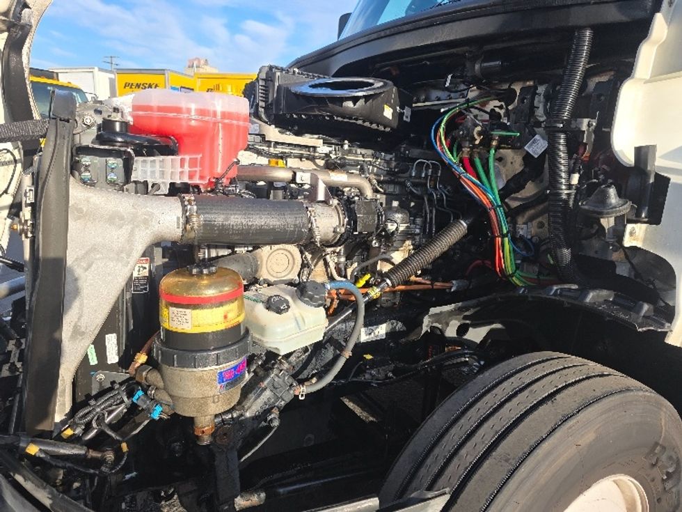 Day Cab Tractor-Heavy Duty Tractors-Freightliner-2019-T12664ST-Spokane Valley-WA-571,197\n\t\tmiles-$ 32,750 - Image 16