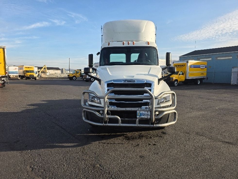 Day Cab Tractor-Heavy Duty Tractors-Freightliner-2019-T12664ST-Spokane Valley-WA-571,197\n\t\tmiles-$ 32,750 - Image 2