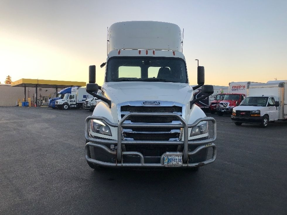 Day Cab Tractor-Heavy Duty Tractors-Freightliner-2019-T12664ST-Spokane Valley-WA-600,445\n\t\tmiles-$ 30,250 - Image 2