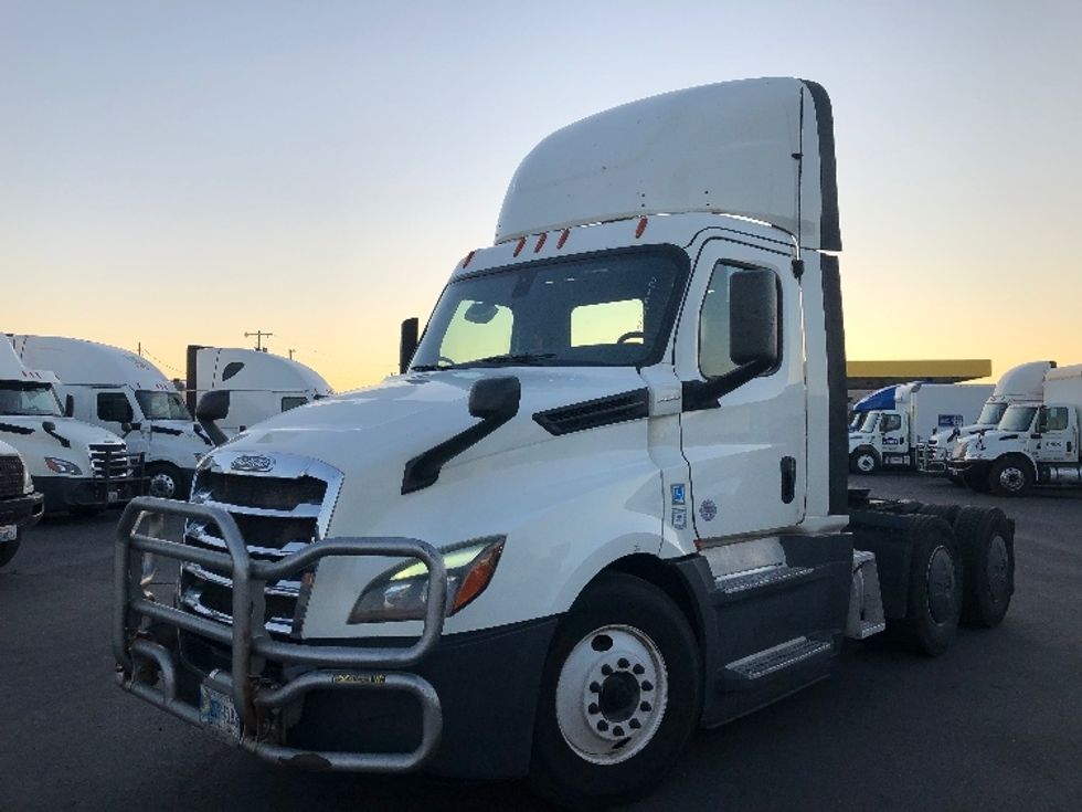 Day Cab Tractor-Heavy Duty Tractors-Freightliner-2019-T12664ST-Spokane Valley-WA-600,445\n\t\tmiles-$ 30,250 - Image 3