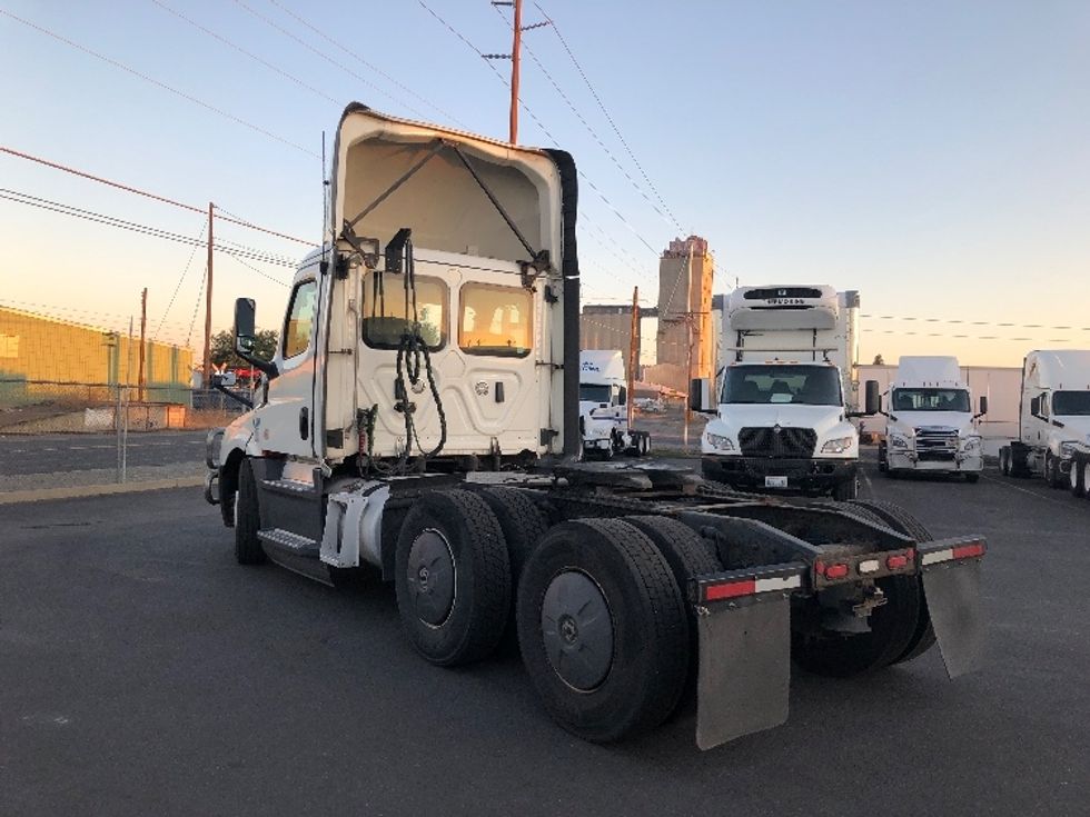 Day Cab Tractor-Heavy Duty Tractors-Freightliner-2019-T12664ST-Spokane Valley-WA-600,445\n\t\tmiles-$ 30,250 - Image 5