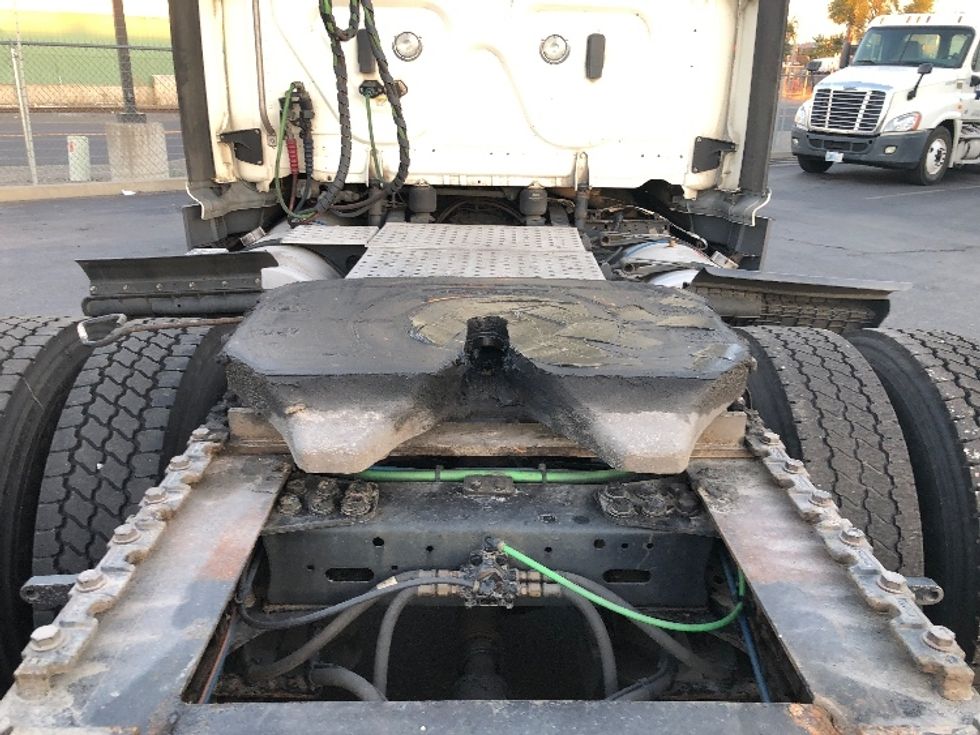 Day Cab Tractor-Heavy Duty Tractors-Freightliner-2019-T12664ST-Spokane Valley-WA-600,445\n\t\tmiles-$ 30,250 - Image 6