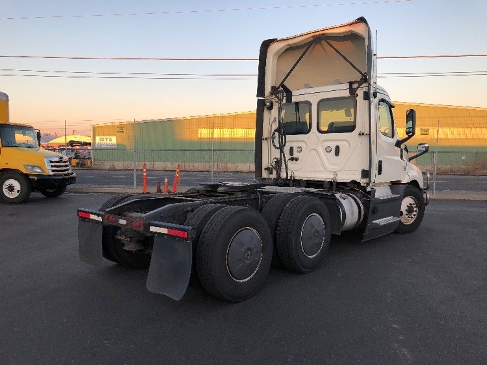 Day Cab Tractor-Heavy Duty Tractors-Freightliner-2019-T12664ST-Spokane Valley-WA-600,445\n\t\tmiles-$ 30,250 - Image 7