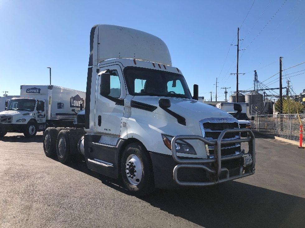 Day Cab Tractor-Heavy Duty Tractors-Freightliner-2019-T12664ST-Spokane Valley-WA-617,354\n\t\tmiles-$ 28,750 - Image 1