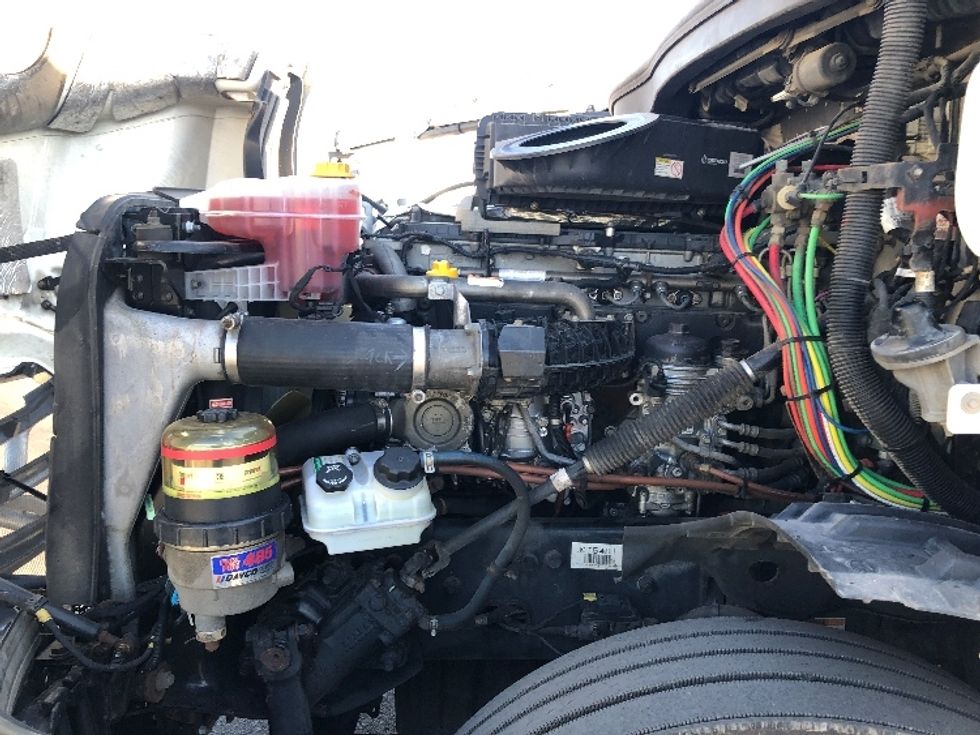 Day Cab Tractor-Heavy Duty Tractors-Freightliner-2019-T12664ST-Spokane Valley-WA-617,354\n\t\tmiles-$ 28,750 - Image 16