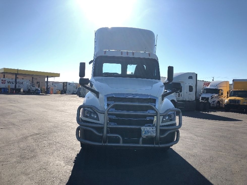 Day Cab Tractor-Heavy Duty Tractors-Freightliner-2019-T12664ST-Spokane Valley-WA-617,354\n\t\tmiles-$ 28,750 - Image 2