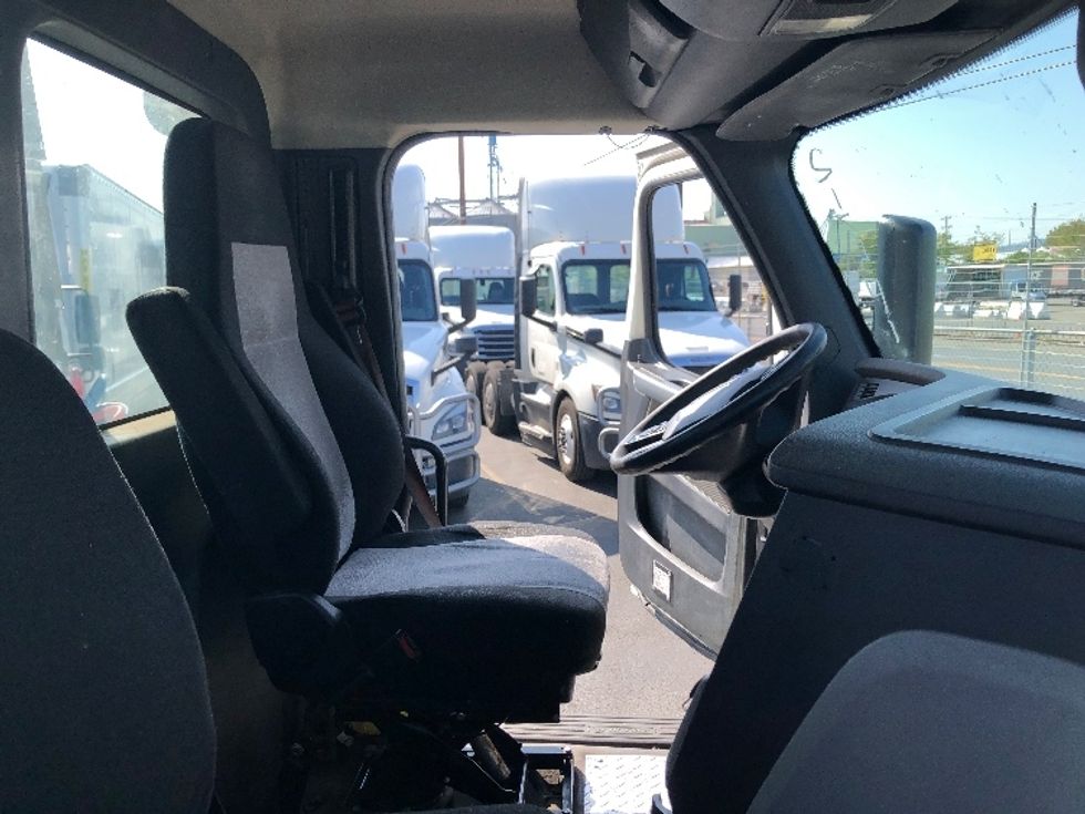 Day Cab Tractor-Heavy Duty Tractors-Freightliner-2019-T12664ST-Spokane Valley-WA-621,442\n\t\tmiles-$ 28,250 - Image 13