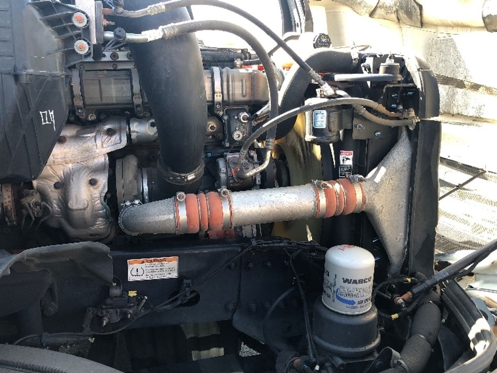 Day Cab Tractor-Heavy Duty Tractors-Freightliner-2019-T12664ST-Spokane Valley-WA-621,442\n\t\tmiles-$ 28,250 - Image 14