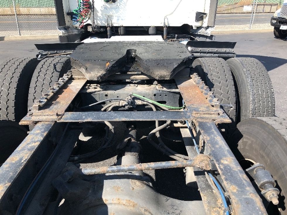 Day Cab Tractor-Heavy Duty Tractors-Freightliner-2019-T12664ST-Spokane Valley-WA-621,442\n\t\tmiles-$ 28,250 - Image 6