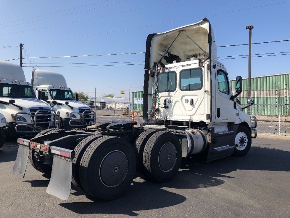 Day Cab Tractor-Heavy Duty Tractors-Freightliner-2019-T12664ST-Spokane Valley-WA-621,442\n\t\tmiles-$ 28,250 - Image 7