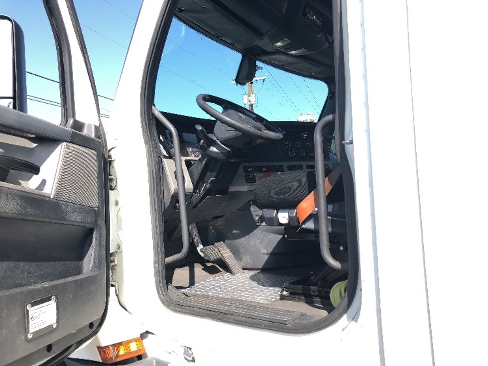 Day Cab Tractor-Heavy Duty Tractors-Freightliner-2019-T12664ST-Spokane Valley-WA-621,442\n\t\tmiles-$ 28,250 - Image 8