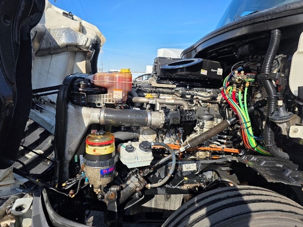 Day Cab Tractor-Heavy Duty Tractors-Freightliner-2019-T12664ST-Spokane Valley-WA-636,179\n\t\tmiles-$ 27,000 - Image 16