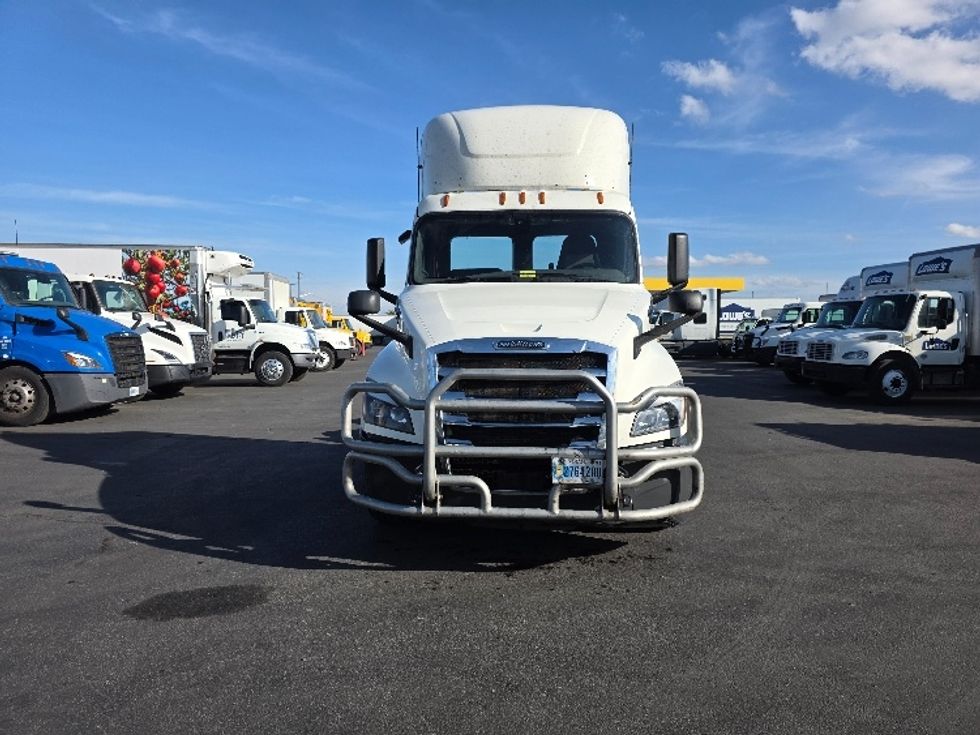 Day Cab Tractor-Heavy Duty Tractors-Freightliner-2019-T12664ST-Spokane Valley-WA-636,179\n\t\tmiles-$ 27,000 - Image 2