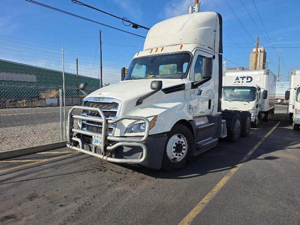 Day Cab Tractor-Heavy Duty Tractors-Freightliner-2019-T12664ST-Spokane Valley-WA-636,179\n\t\tmiles-$ 27,000 - Image 3