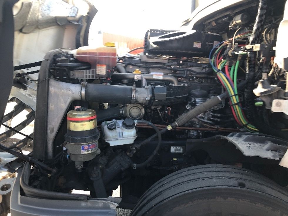 Day Cab Tractor-Heavy Duty Tractors-Freightliner-2019-T12664ST-Spokane Valley-WA-640,124\n\t\tmiles-$ 26,500 - Image 16