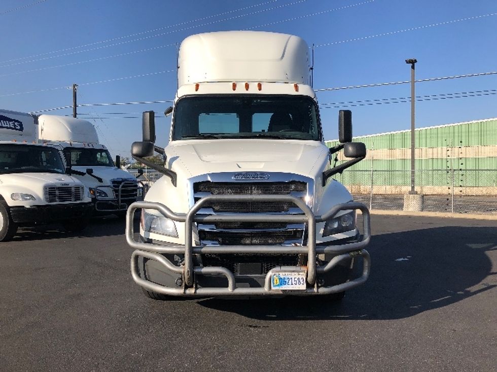 Day Cab Tractor-Heavy Duty Tractors-Freightliner-2019-T12664ST-Spokane Valley-WA-640,124\n\t\tmiles-$ 26,500 - Image 2