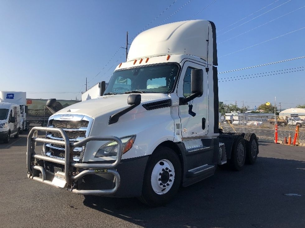 Day Cab Tractor-Heavy Duty Tractors-Freightliner-2019-T12664ST-Spokane Valley-WA-640,124\n\t\tmiles-$ 26,500 - Image 3