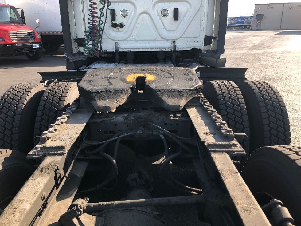 Day Cab Tractor-Heavy Duty Tractors-Freightliner-2019-T12664ST-Spokane Valley-WA-640,124\n\t\tmiles-$ 26,500 - Image 6