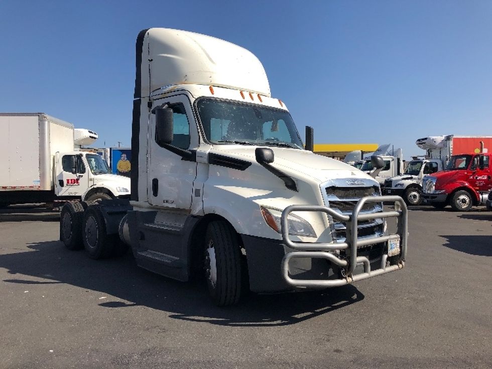 Day Cab Tractor-Heavy Duty Tractors-Freightliner-2019-T12664ST-Spokane Valley-WA-665,619\n\t\tmiles-$ 25,250 - Image 1
