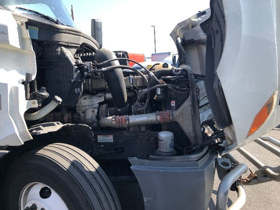 Day Cab Tractor-Heavy Duty Tractors-Freightliner-2019-T12664ST-Spokane Valley-WA-665,619\n\t\tmiles-$ 25,250 - Image 15