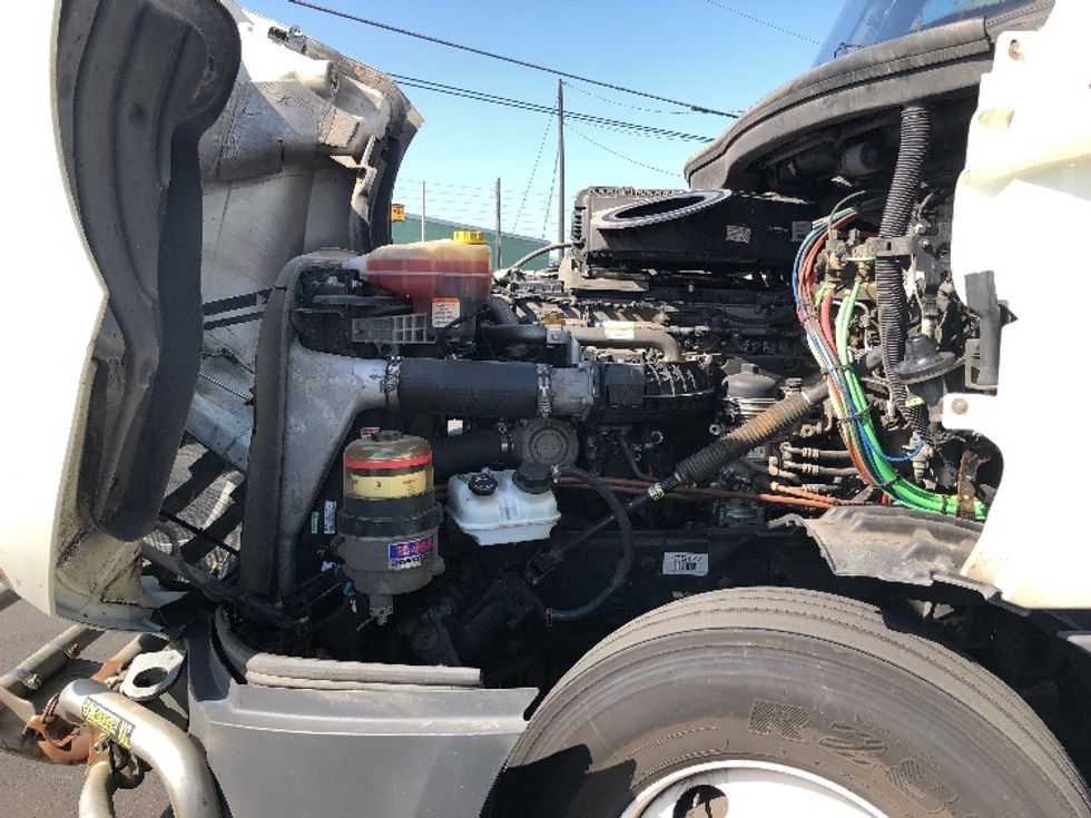 Day Cab Tractor-Heavy Duty Tractors-Freightliner-2019-T12664ST-Spokane Valley-WA-665,619\n\t\tmiles-$ 25,250 - Image 16