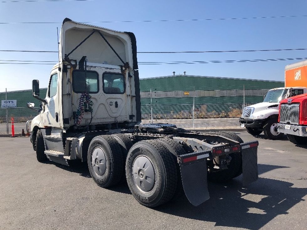 Day Cab Tractor-Heavy Duty Tractors-Freightliner-2019-T12664ST-Spokane Valley-WA-665,619\n\t\tmiles-$ 25,250 - Image 5