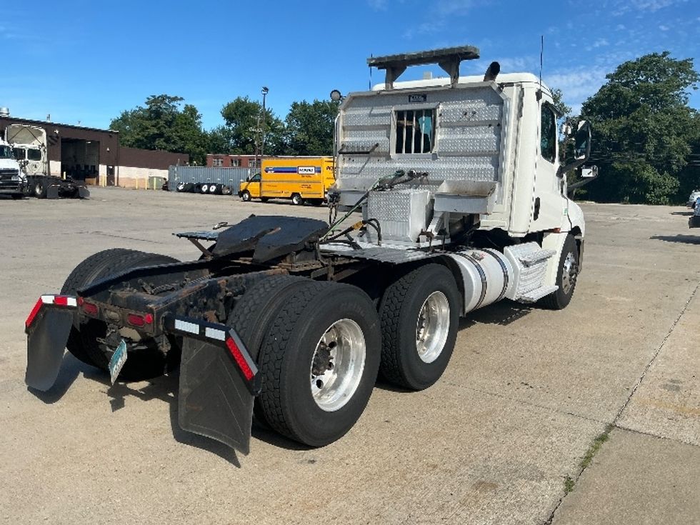 Day Cab Tractor-Heavy Duty Tractors-Freightliner-2019-T12664ST-Springfield-MA-238,509\n\t\tmiles-$ 55,250 - Image 18