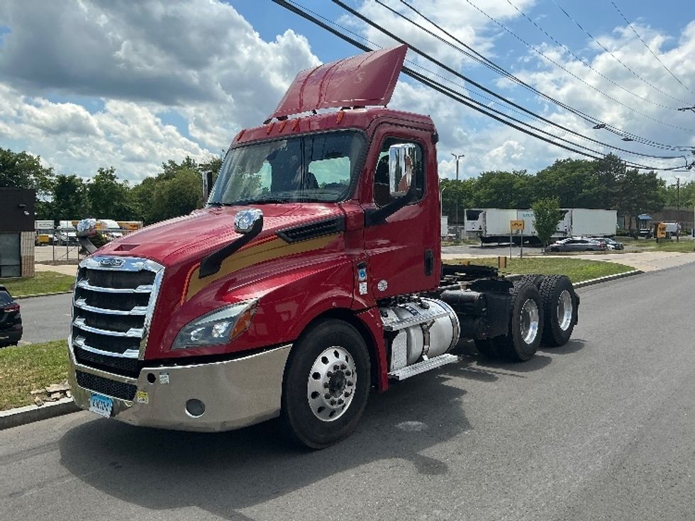 Day Cab Tractor-Heavy Duty Tractors-Freightliner-2019-T12664ST-Springfield-MA-433,500\n\t\tmiles-$ 40,000 - Image 3