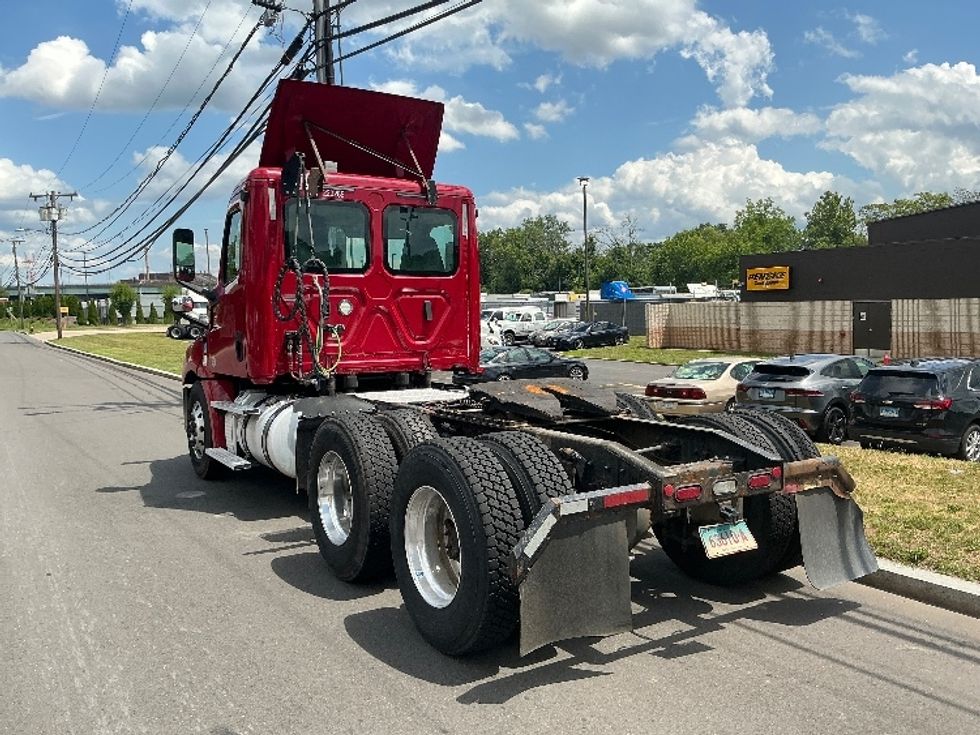 Day Cab Tractor-Heavy Duty Tractors-Freightliner-2019-T12664ST-Springfield-MA-433,500\n\t\tmiles-$ 40,000 - Image 5