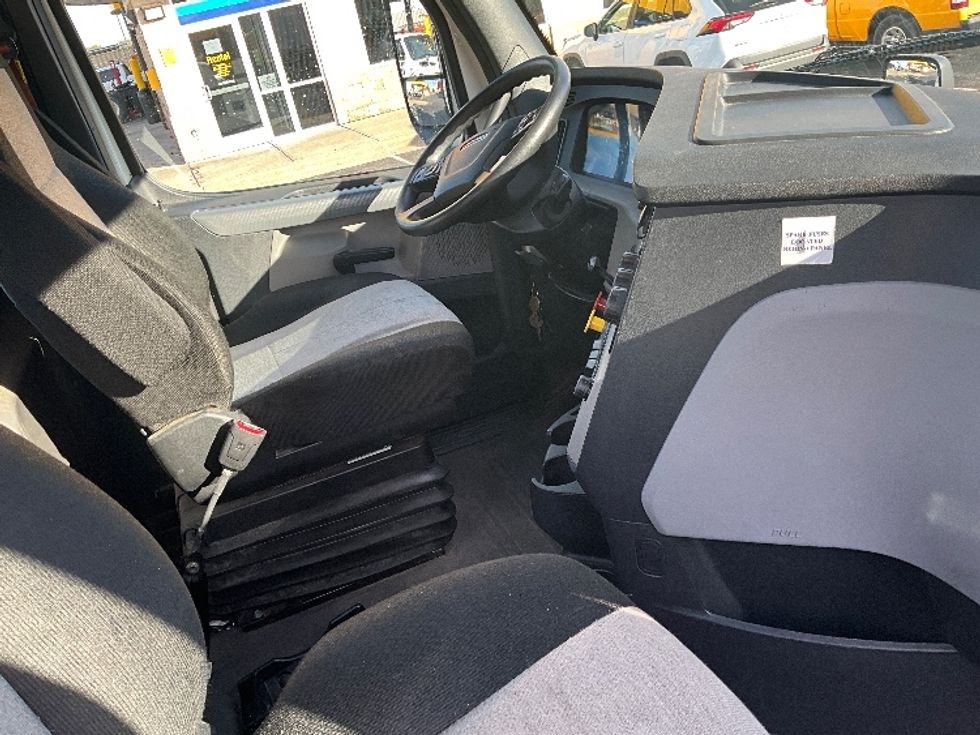 Day Cab Tractor-Heavy Duty Tractors-Freightliner-2019-T12664ST-Springfield-MO-276,623\n\t\tmiles-$ 55,000 - Image 14