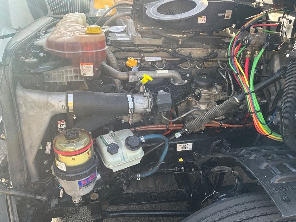 Day Cab Tractor-Heavy Duty Tractors-Freightliner-2019-T12664ST-Springfield-MO-276,623\n\t\tmiles-$ 55,000 - Image 16